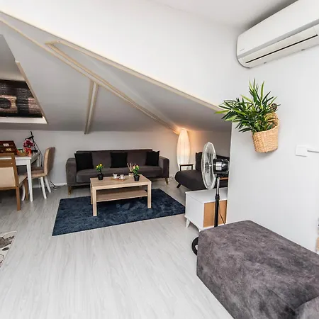 Dach Wochnung Mit Terrasse Homestay Istanbul