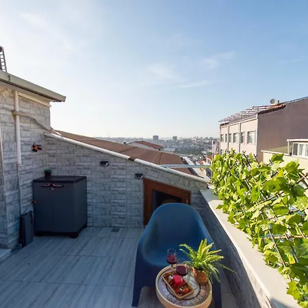Dach Wochnung Mit Großer Terrasse Privatunterkunft Istanbul