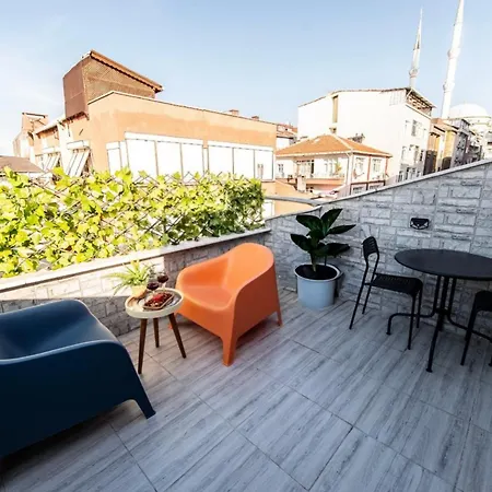 Dach Wochnung Mit Großer Terrasse Privatunterkunft *