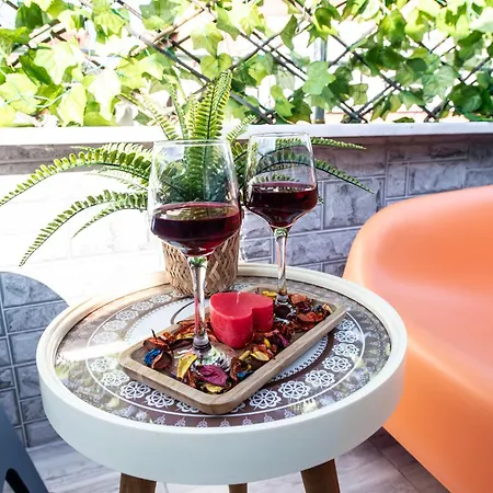Dach Wochnung Mit Großer Terrasse Privatunterkunft *
