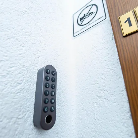 Dach Wochnung Mit Großer Terrasse Privatunterkunft